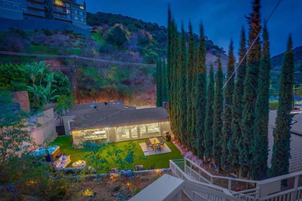 Hollywood Hills Retreat: Private Gym & Steam Ferienhaus