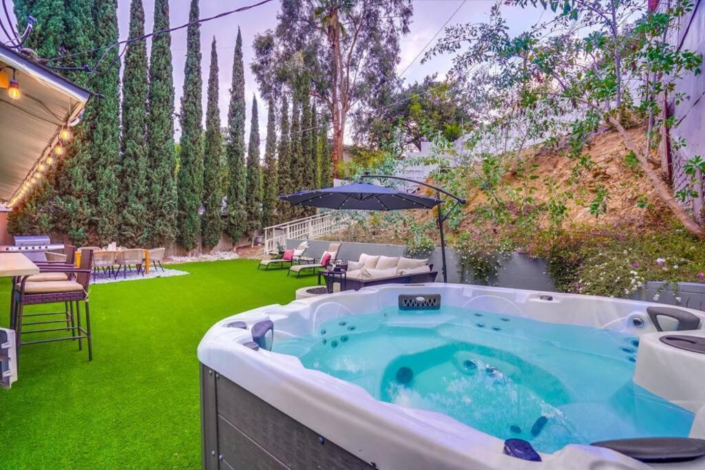 Ferienhaus Hollywood Hills Retreat: Private Gym & Steam