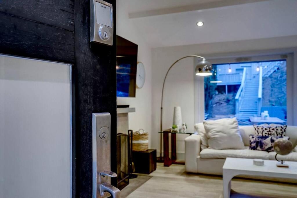 Ferienhaus Hollywood Hills Retreat: Private Gym & Steam