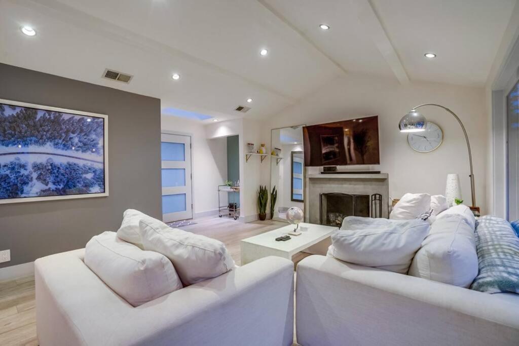 Hollywood Hills Retreat: Private Gym & Steam Los Angeles