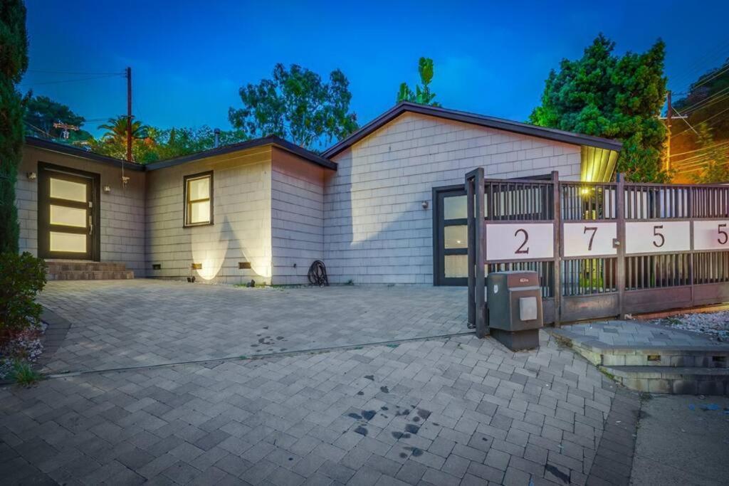 Hollywood Hills Retreat: Private Gym & Steam Casa vacanze