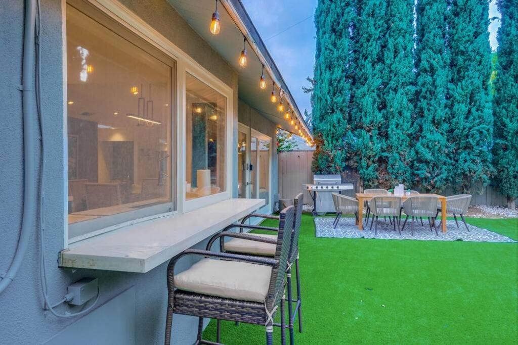 Hollywood Hills Retreat: Private Gym & Steam